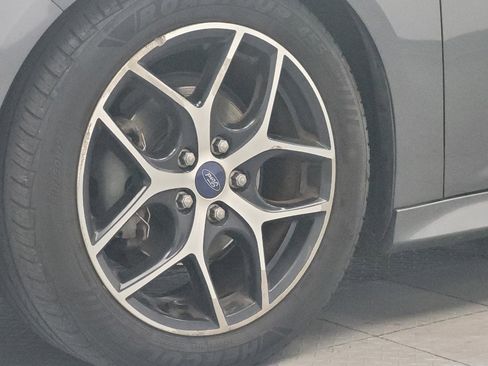 Used 2016 Ford Focus SE w/ SE Sport Package FWD image 31