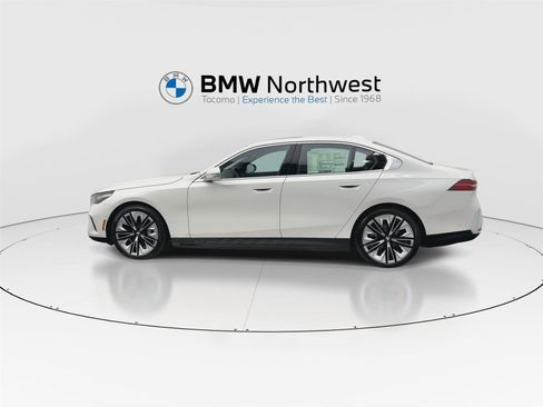 New 2026 BMW i5 eDrive40 AWD/4WD image 11