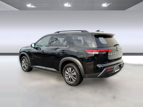 Used 2025 Nissan Pathfinder SV AWD/4WD image 3