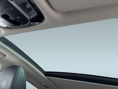 Used 2023 Hyundai Tucson Limited image 16