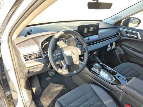 New 2025 Mitsubishi Outlander SE AWD/4WD image 15