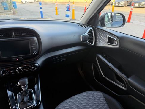 Used 2025 Kia Soul LX w/ LX Technology Package image 33