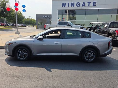 Used 2025 Kia K4 FWD image 2