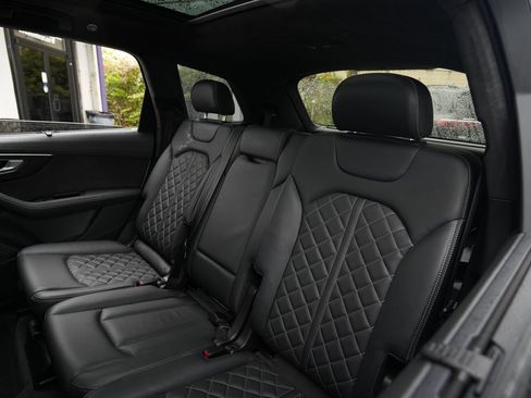 Used 2020 Audi SQ7 Prestige w/ Prestige Package image 25