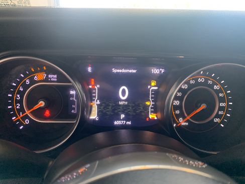 Used 2023 Jeep Wrangler Unlimited Sahara AWD/4WD image 17