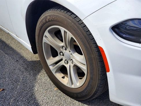 Used 2023 Dodge Charger SXT image 4