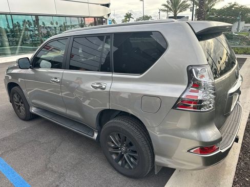 Used 2022 Lexus GX 460 Premium w/ Premium Plus Package AWD/4WD image 3