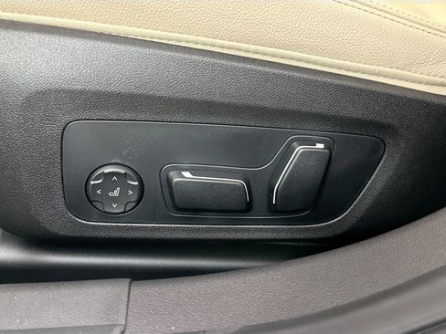 New 2026 BMW 330i xDrive Sedan w/ Premium Package image 18