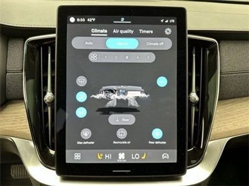 Certified 2025 Volvo XC90 B6 Plus w/ Protection Package Premier image 18