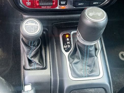 Used 2023 Jeep Wrangler Unlimited Rubicon 4xe w/ Cold Weather Group AWD/4WD image 18