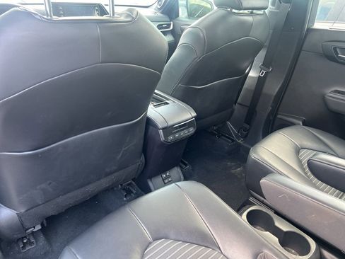 Used 2022 Toyota Highlander XSE image 11