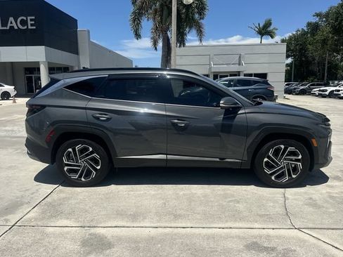 Used 2025 Hyundai Tucson Limited FWD image 6