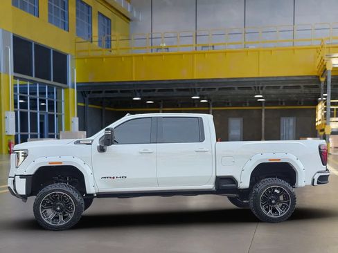 Used 2024 GMC Sierra 2500 AT4 w/ AT4 Premium Plus Package AWD/4WD image 4