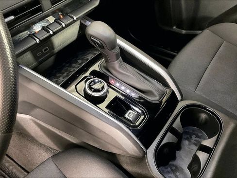Used 2023 Chevrolet Colorado Trail Boss w/ Technology Package AWD/4WD image 17