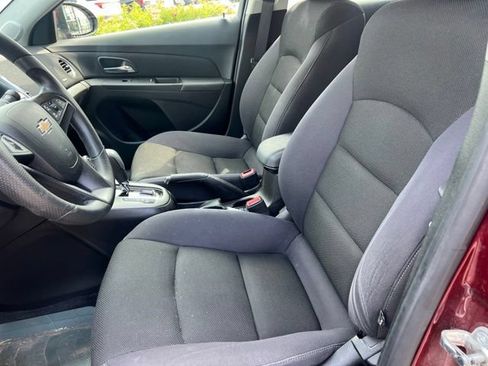Used 2015 Chevrolet Cruze LT FWD image 18
