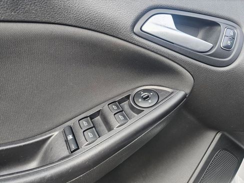 Used 2015 Ford Focus SE image 29