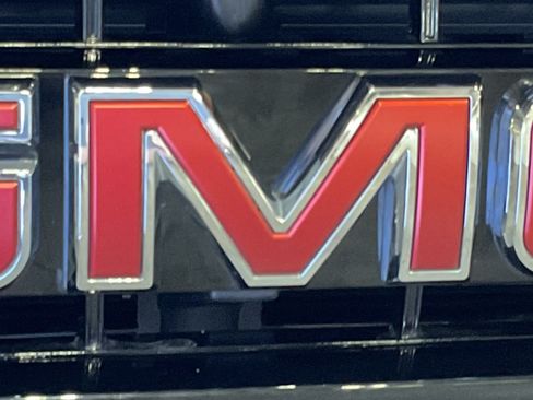 Used 2024 GMC Sierra 1500 AT4 w/ Technology Package AWD/4WD image 6