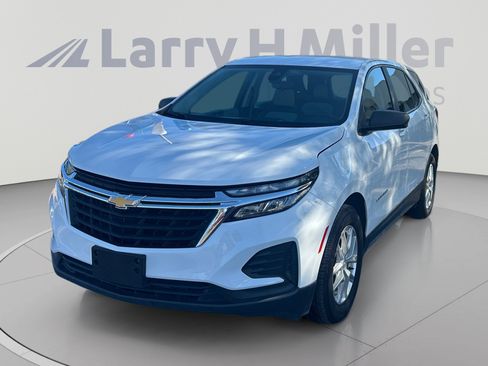 Used 2022 Chevrolet Equinox LS w/ LPO, Floor Liner Package FWD image 1