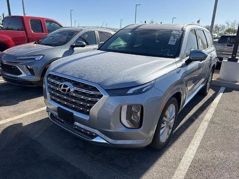 Used 2020 Hyundai Palisade Limited FWD image 2
