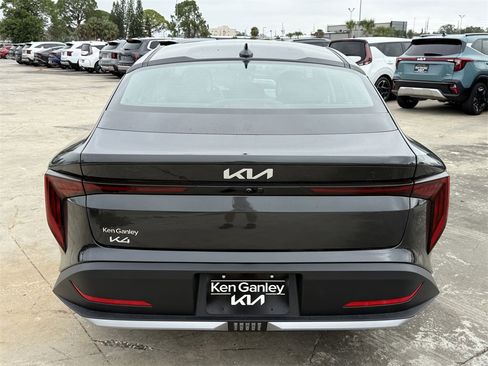 New 2025 Kia K4 LXS image 5