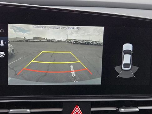 Used 2023 Hyundai Elantra Limited FWD image 10