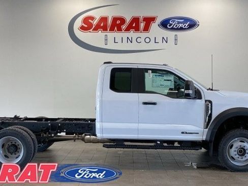 New 2025 Ford F550 4x4 SuperCab Super Duty image 1