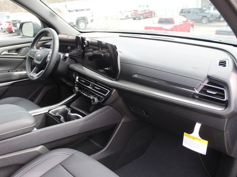 New 2026 Chevrolet Traverse LT w/ Sun and Wheel Package image 14