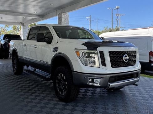 Used 2016 Nissan Titan PRO-4X image 12