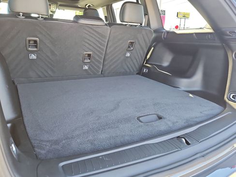 Used 2025 Jeep Grand Cherokee Altitude image 19