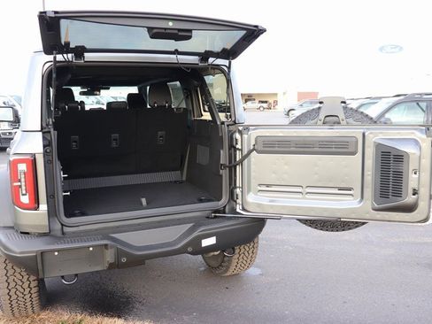 New 2025 Ford Bronco Badlands w/ Sasquatch Package image 11