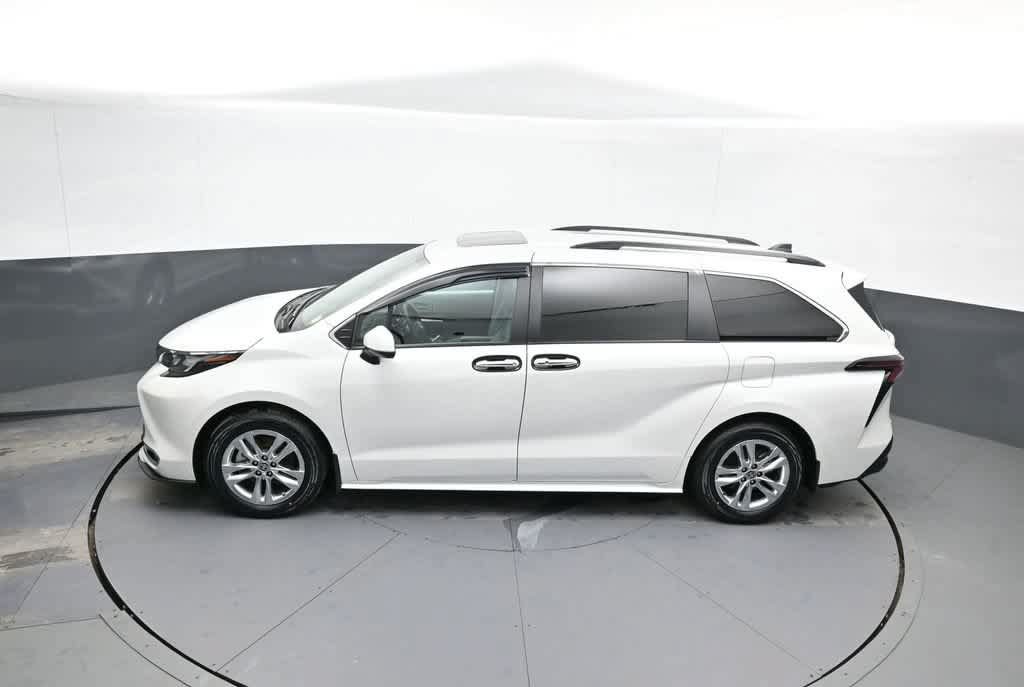 Used 2024 Toyota Sienna XLE w/ XLE Plus Package AWD/4WD image 43