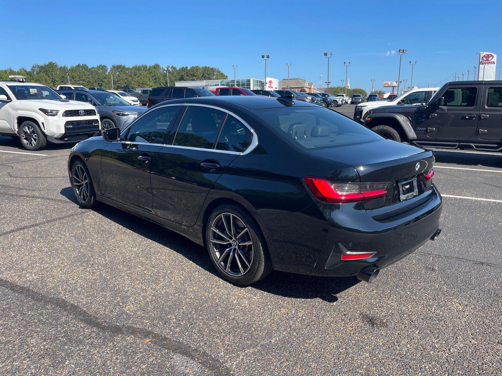 Used 2019 BMW 330i Sedan w/ Convenience Package RWD image 14
