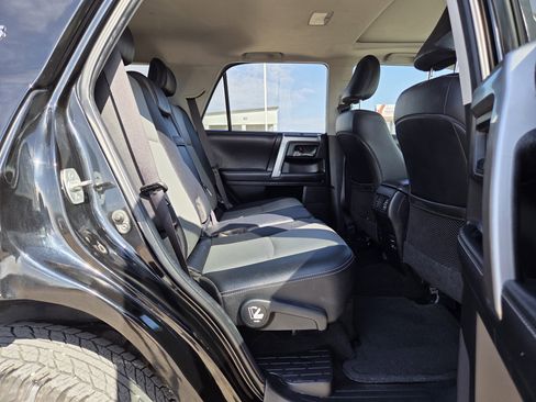 Used 2019 Toyota 4Runner SR5 Premium image 16