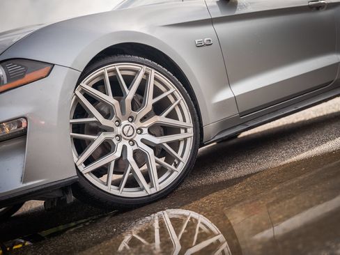Used 2021 Ford Mustang GT RWD image 17