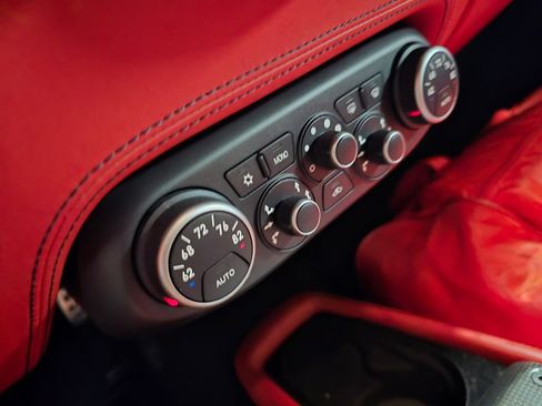 Used 2015 Ferrari 458 Spider RWD image 28
