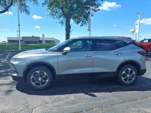 Used 2025 Chevrolet Blazer LT AWD/4WD image 4