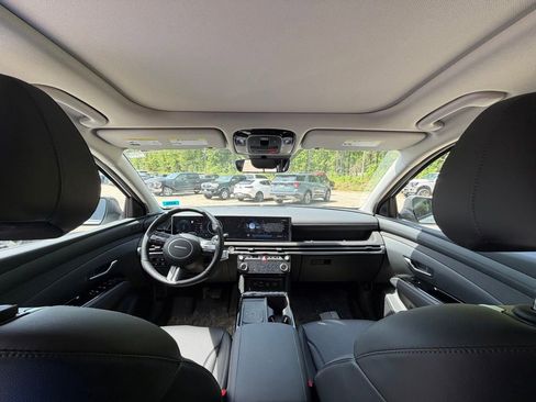 Certified 2025 Hyundai Tucson Limited AWD/4WD image 7