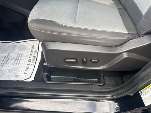 Used 2018 Ford Escape SE w/ Ford Safe & Smart Package image 29