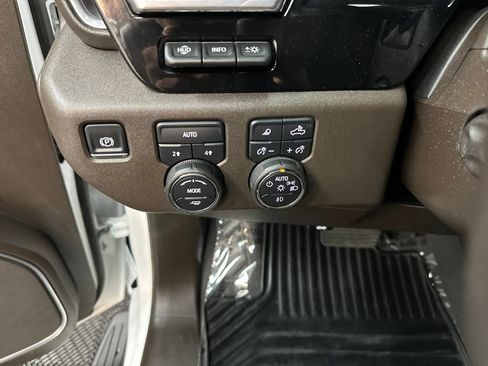 Used 2025 Chevrolet Silverado 1500 LTZ w/ LTZ Premium Package AWD/4WD image 34