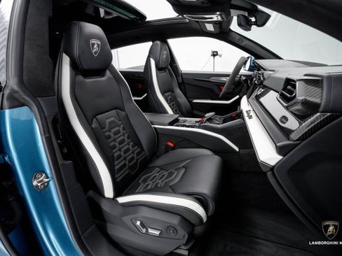 Used 2025 Lamborghini Urus SE image 41