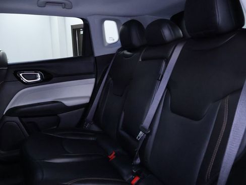 Used 2022 Jeep Compass Limited image 17