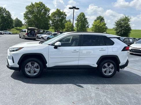 Used 2025 Toyota RAV4 XLE AWD/4WD image 7