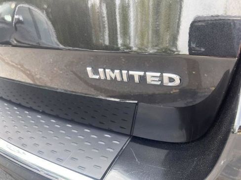 Used 2015 Chrysler Town & Country Limited Platinum w/ Trailer Tow Group FWD image 10