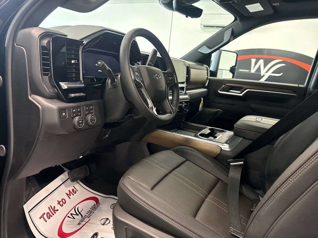 New 2026 Chevrolet Silverado 2500 High Country w/ High Country Premium Package AWD/4WD image 12