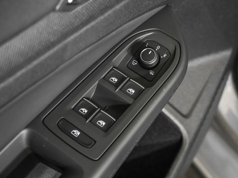 New 2026 Volkswagen GTI SE FWD image 34