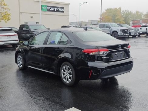 Used 2025 Toyota Corolla LE image 5