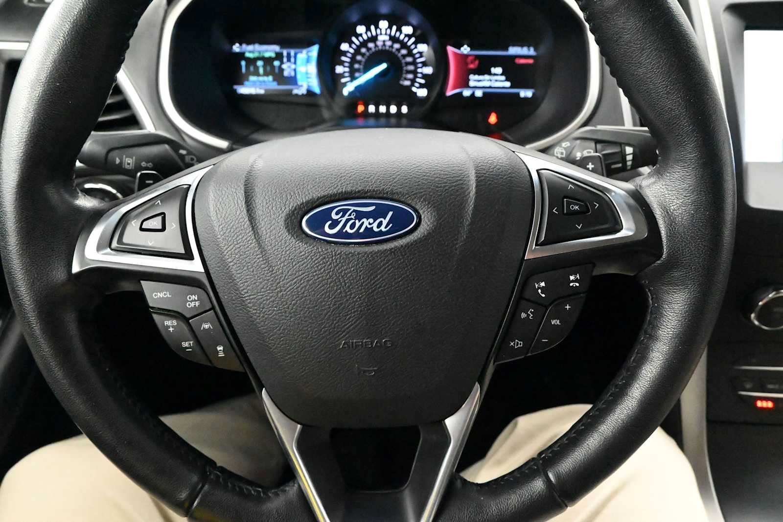 Used 2020 Ford Edge SEL w/ Convenience Package AWD/4WD image 22