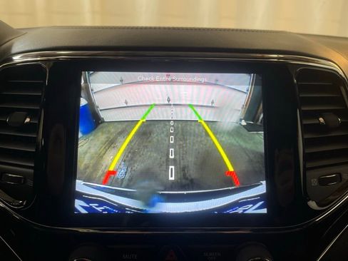 Used 2019 Jeep Grand Cherokee Overland image 18