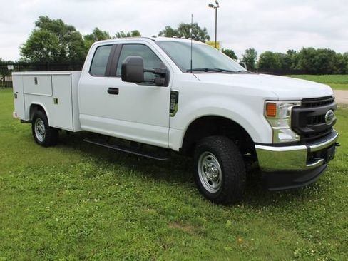 Used 2021 Ford F250 XL w/ Power Equipment Group AWD/4WD image 4