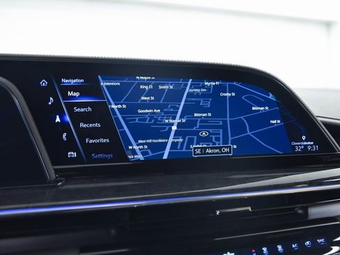 Used 2024 Cadillac Escalade ESV Premium Luxury image 21